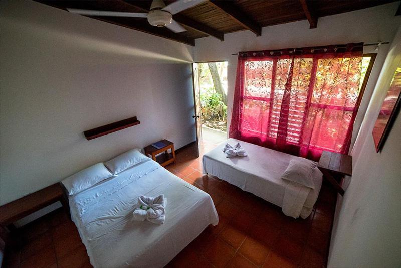 Hotel Hibiscus Cabina 4 Playa Junquillal Extérieur photo